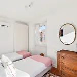 Stylish In Alfama Appartamento
