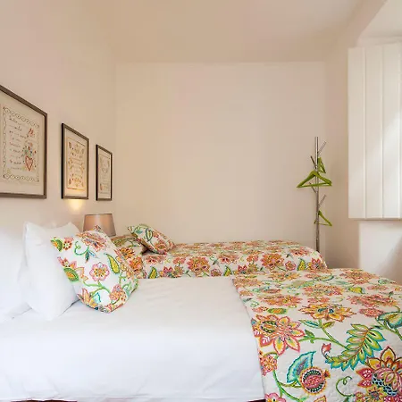 Stylish In Alfama * Лиссабон